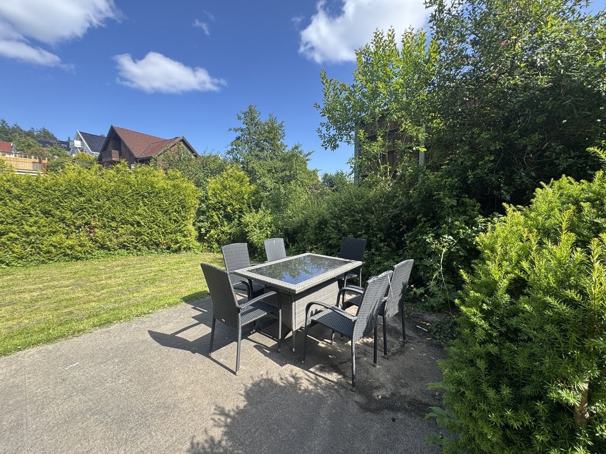 Fin solrik hage Galleribilde