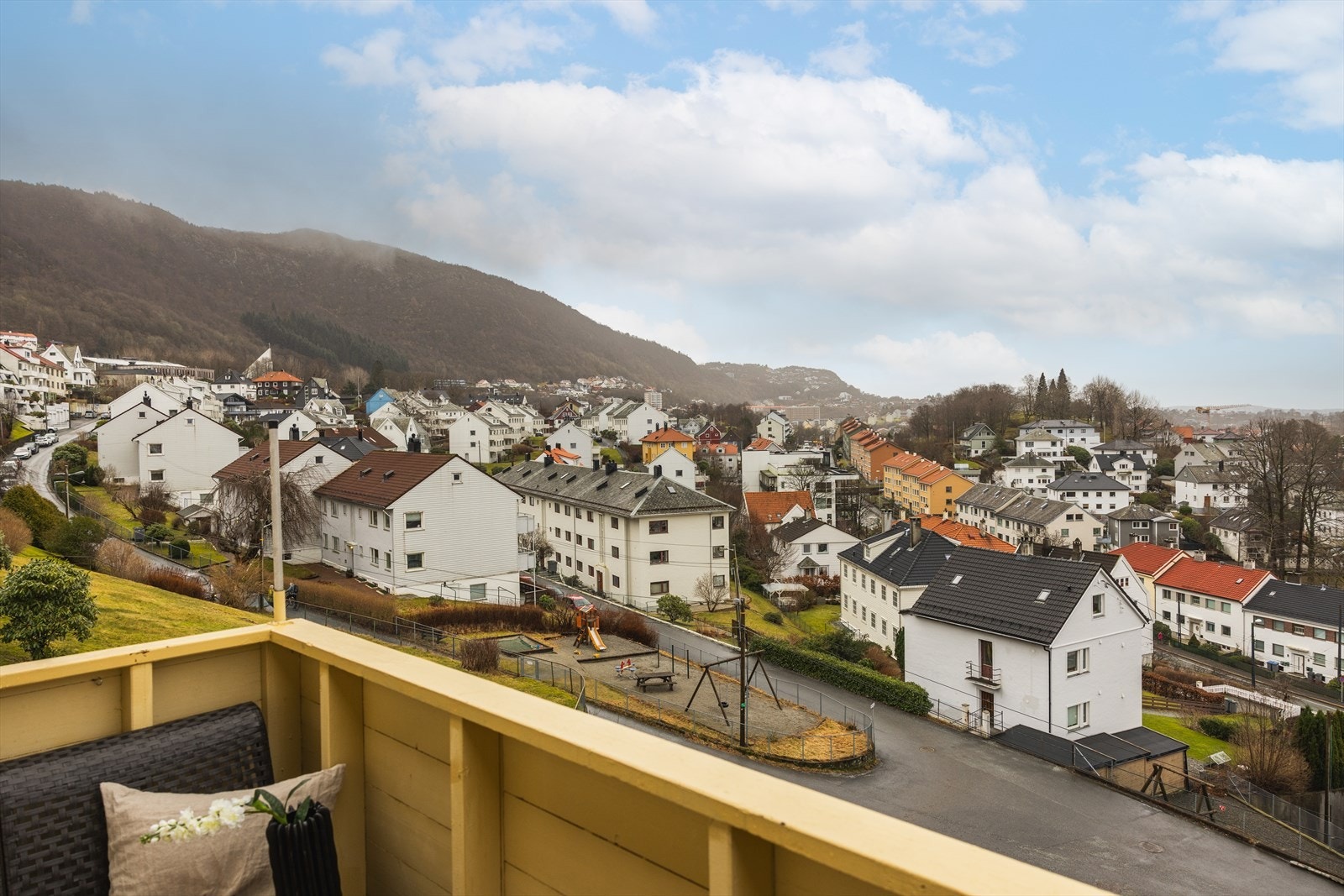 Her sitter du usjenert, og kan nyte solen til langt på kveld Galleribilde