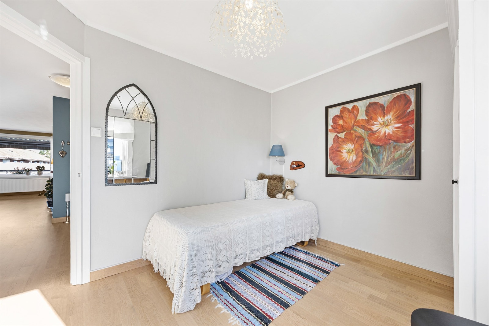 Leilighetens andre soverom har god plass til det du skulle trenge Galleribilde