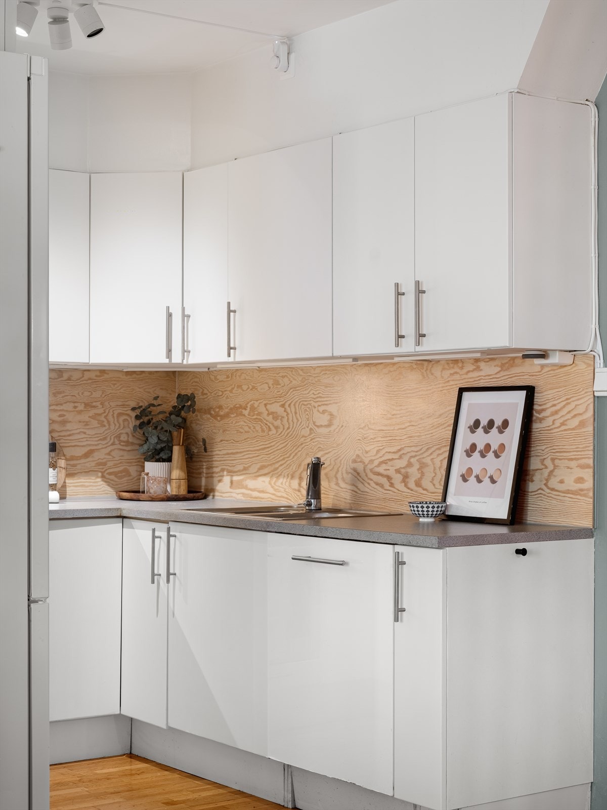 13.Integrerte hvitevarer i kjøkken medfølger Galleribilde