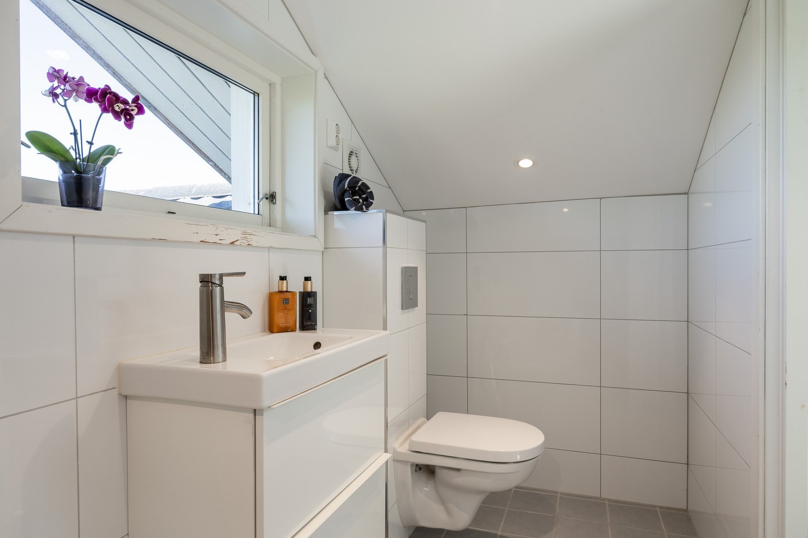 Badet ble oppført som nytt i 2017 og fremstår med moderne utførelse. Galleribilde
