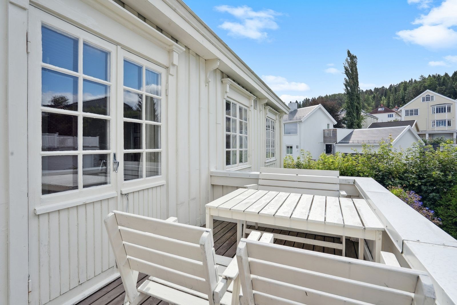 Fredfull balkong på 6 m² med gode lys og solforhold. Galleribilde