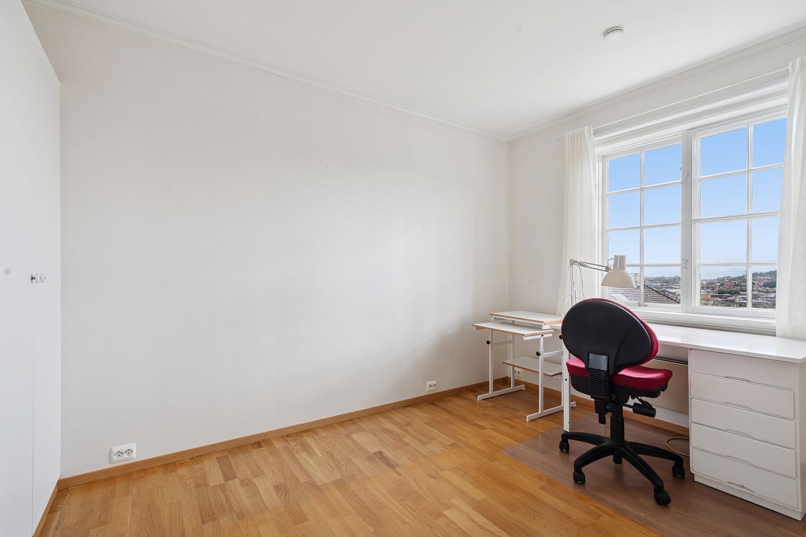 Boligen byr på fire gode soverom i 2. etasje, med størrelser fra 8 m² til hele 21 m². Galleribilde