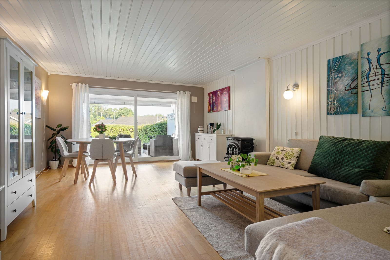 Vedovnen skaper en lun atmosfære - perfekt for kjølige kvelder Galleribilde