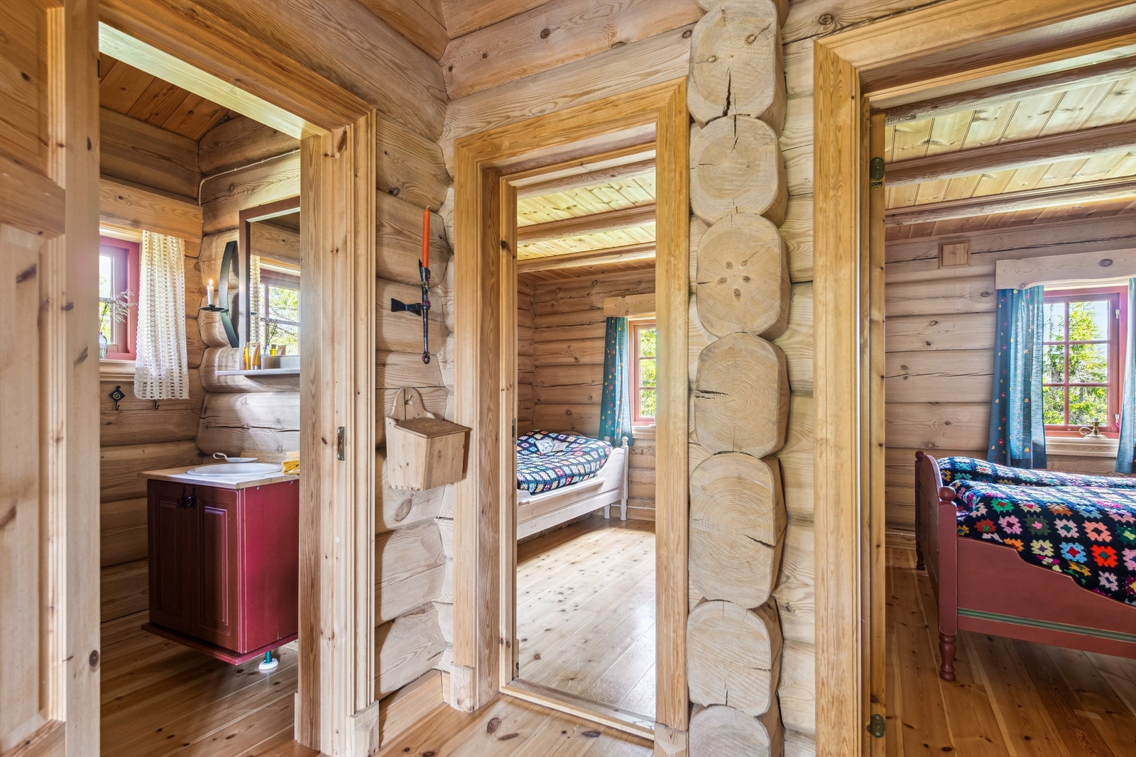 Gangen gir deg adkomst til alle rommene i hytta. Galleribilde