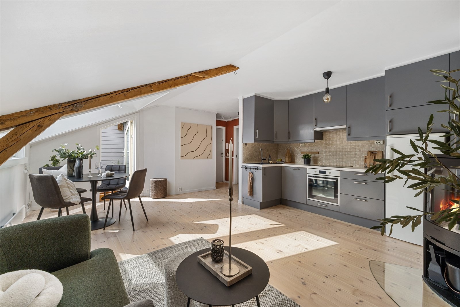 Har du noen spørsmål? Kontakt Samy Sebastian Khadra - (t): 958 20 110 - Nordvik Grünerløkka Galleribilde