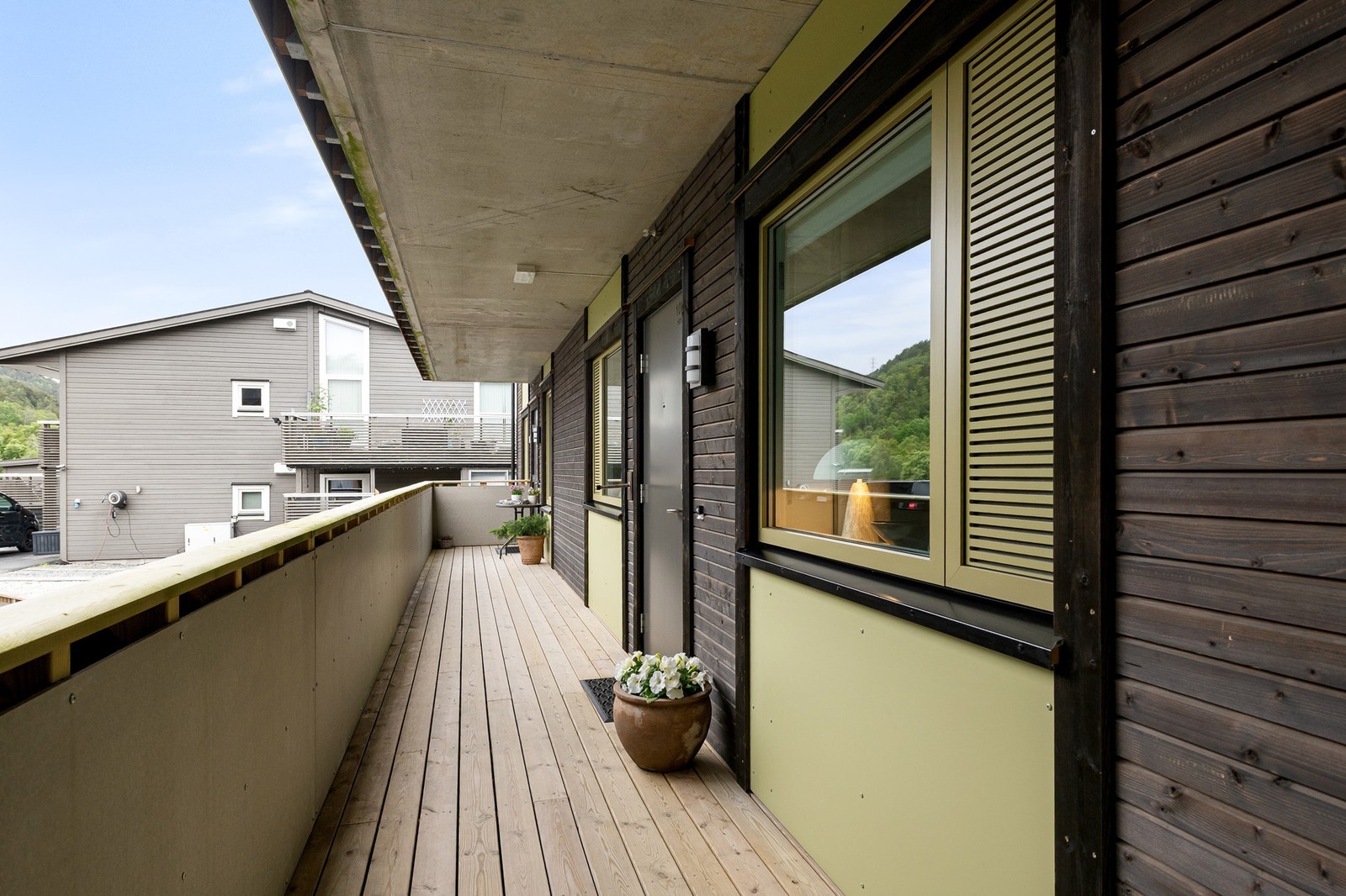 Inngangsparti. Galleribilde