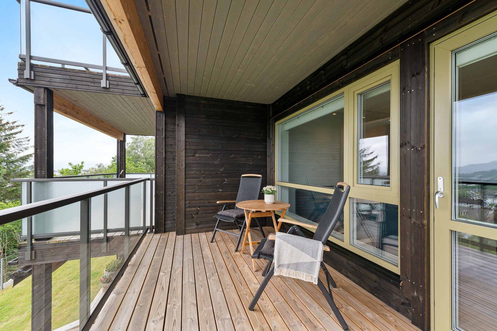 Her er det plass til utemøbler. Galleribilde