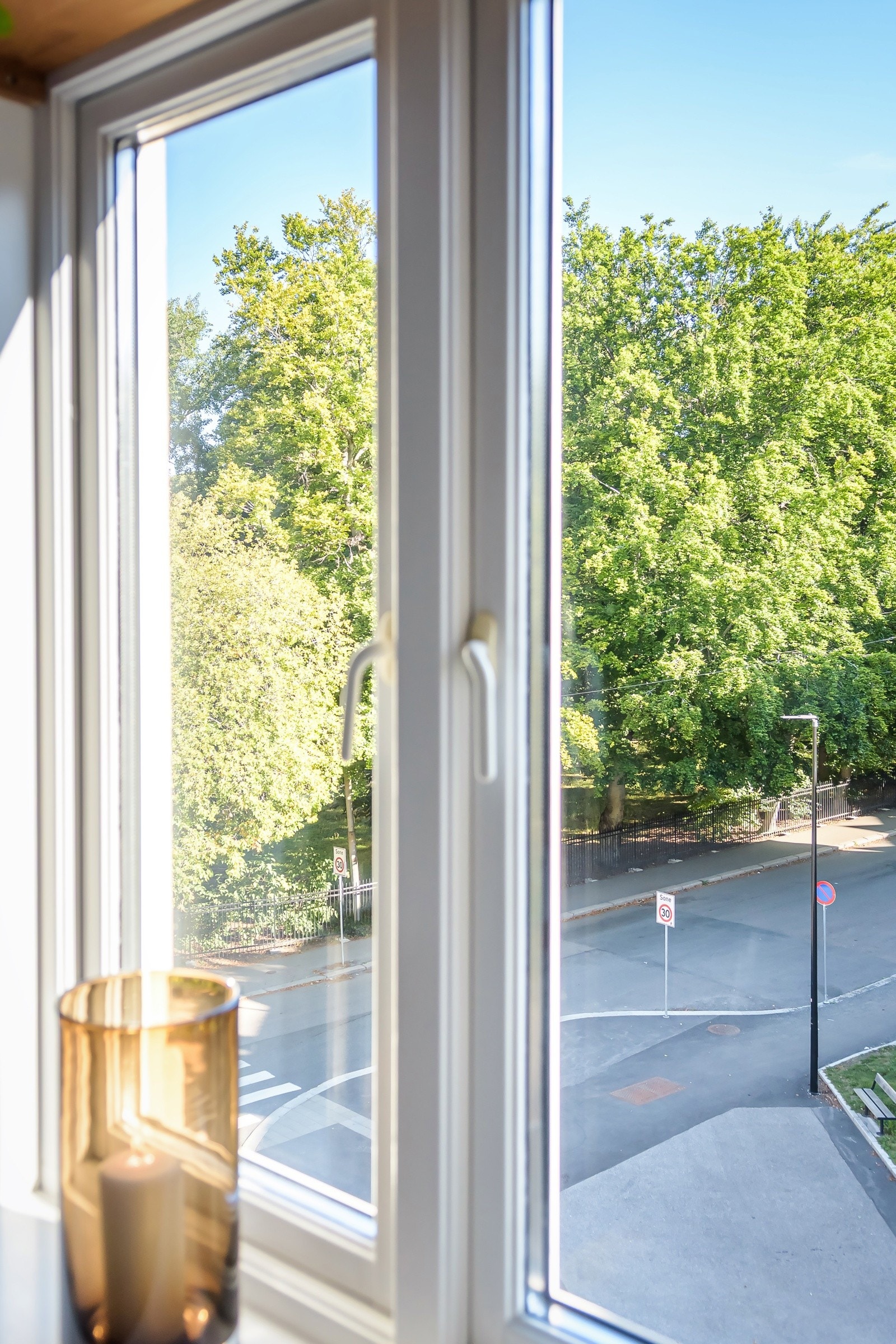 Utsikt fra vinduet. Galleribilde