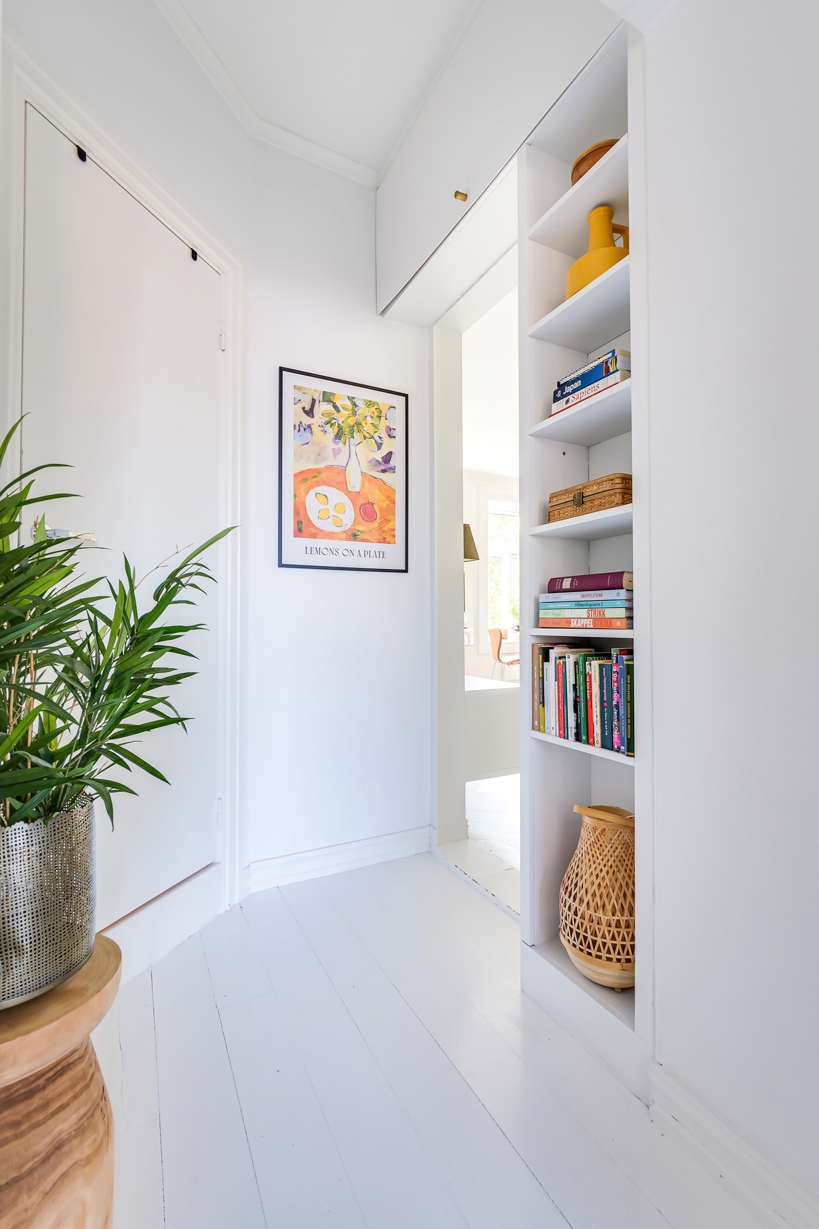 Leiligheten disponerer i tillegg en loftsbod med gulvareal på 4m² og en kjellerbod på 4m². Galleribilde