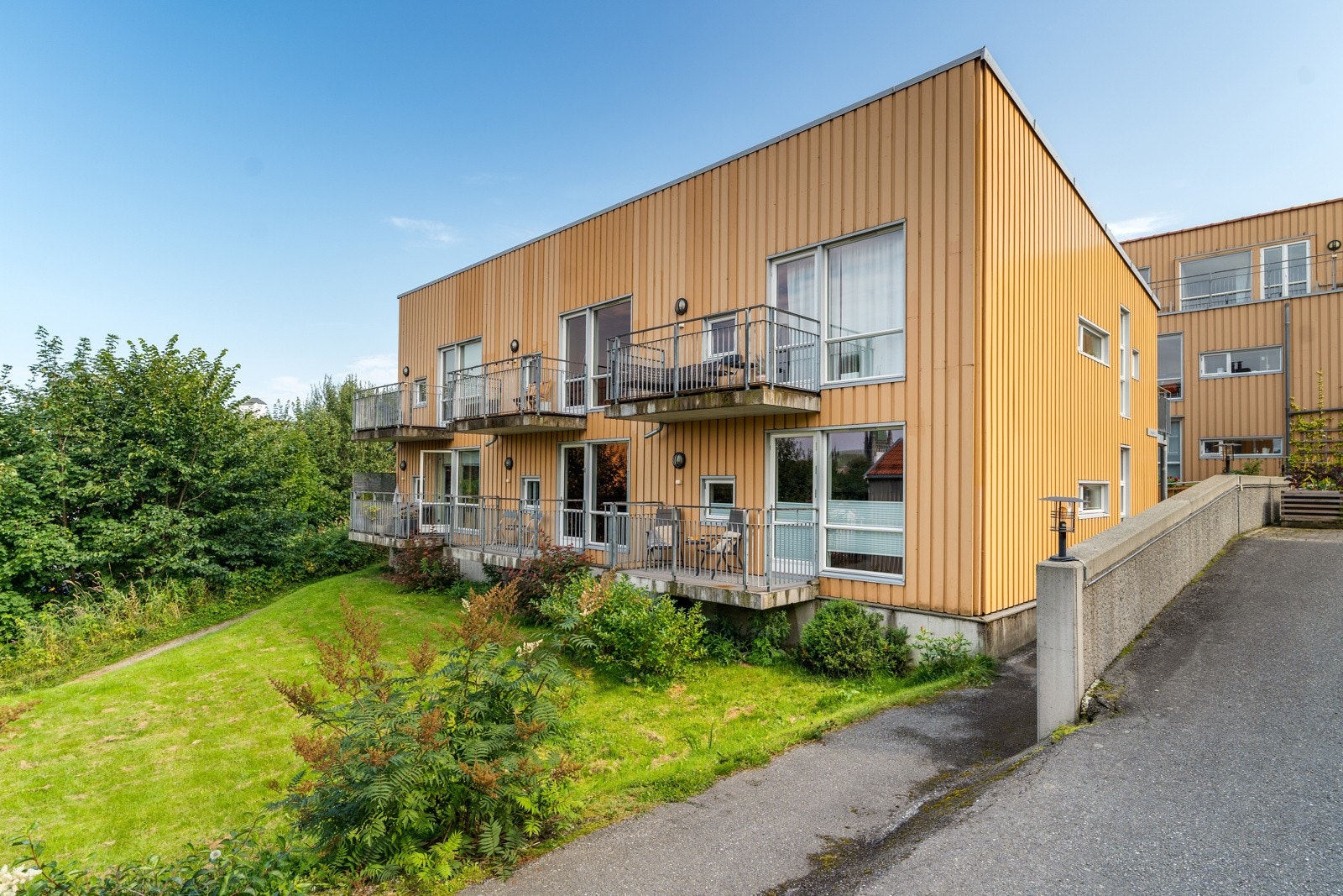 Sameiet er svært velholdt og det jobbes stadig med forbedringer av bokvaliteten. Velstelte uteområder står høyt i fokus. Galleribilde