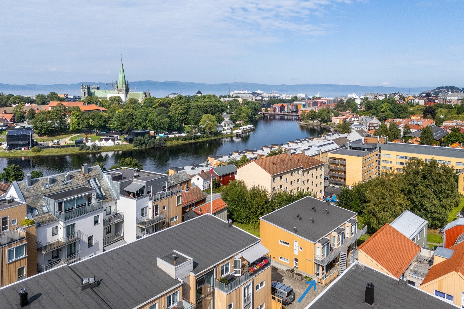 Proaktiv Eiendomsmegling ved Lisbeth Kristengård har gleden av å presentere en sentral og tidløs 3-roms selveierleilighet. Galleribilde