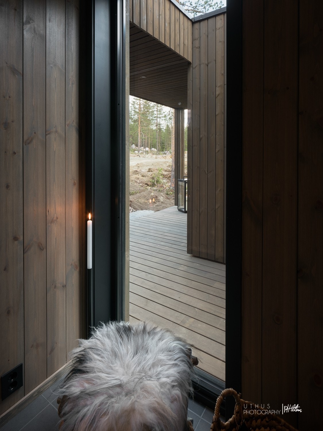 I tråd med de sorte karmene er det Elko+ serien med sorte brytere, dimmere og kontakter Galleribilde