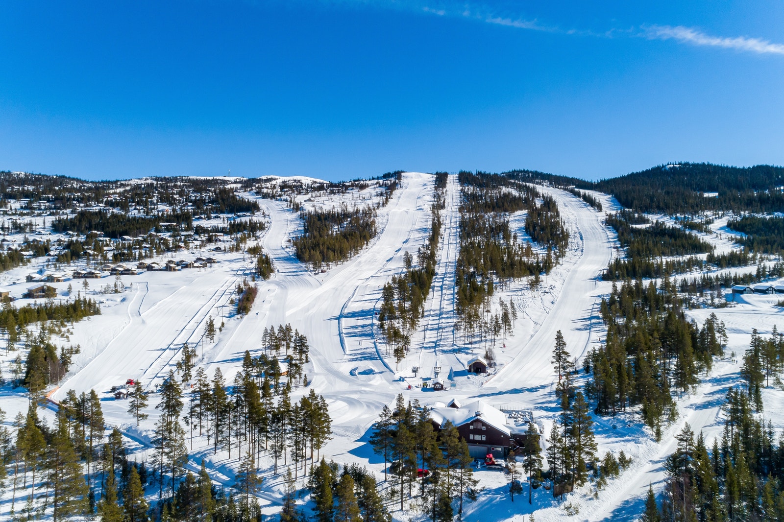Fra Nesbyen Fjellgrend er det ca. 900 meter til skitrekket i Nesbyen Alpinsenter Galleribilde