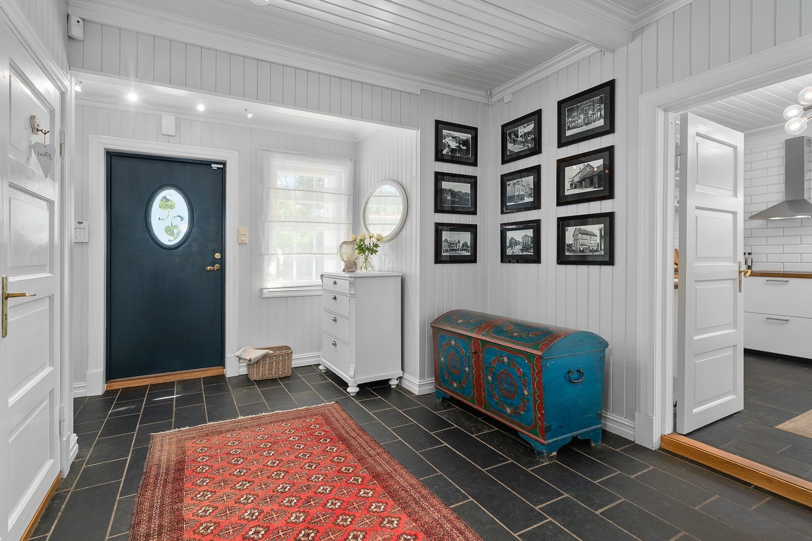 Luftig og stort inngangsparti Galleribilde