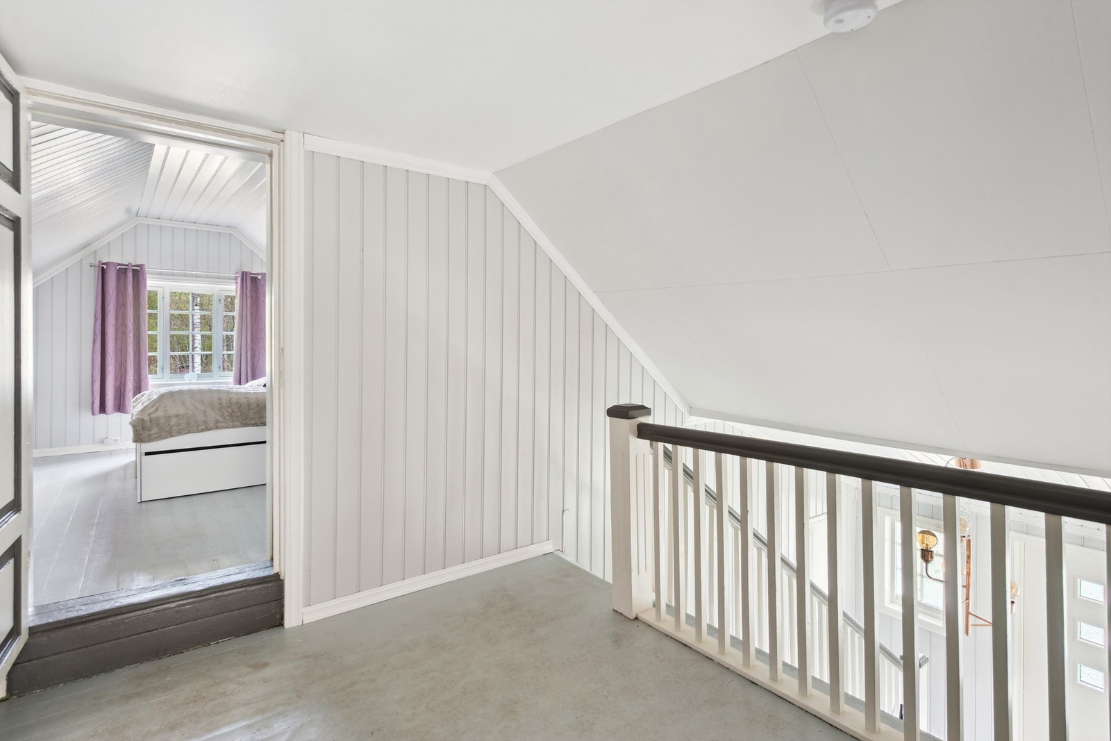 Hytta har to romslige soverom, begge plassert i 2. etasje Galleribilde