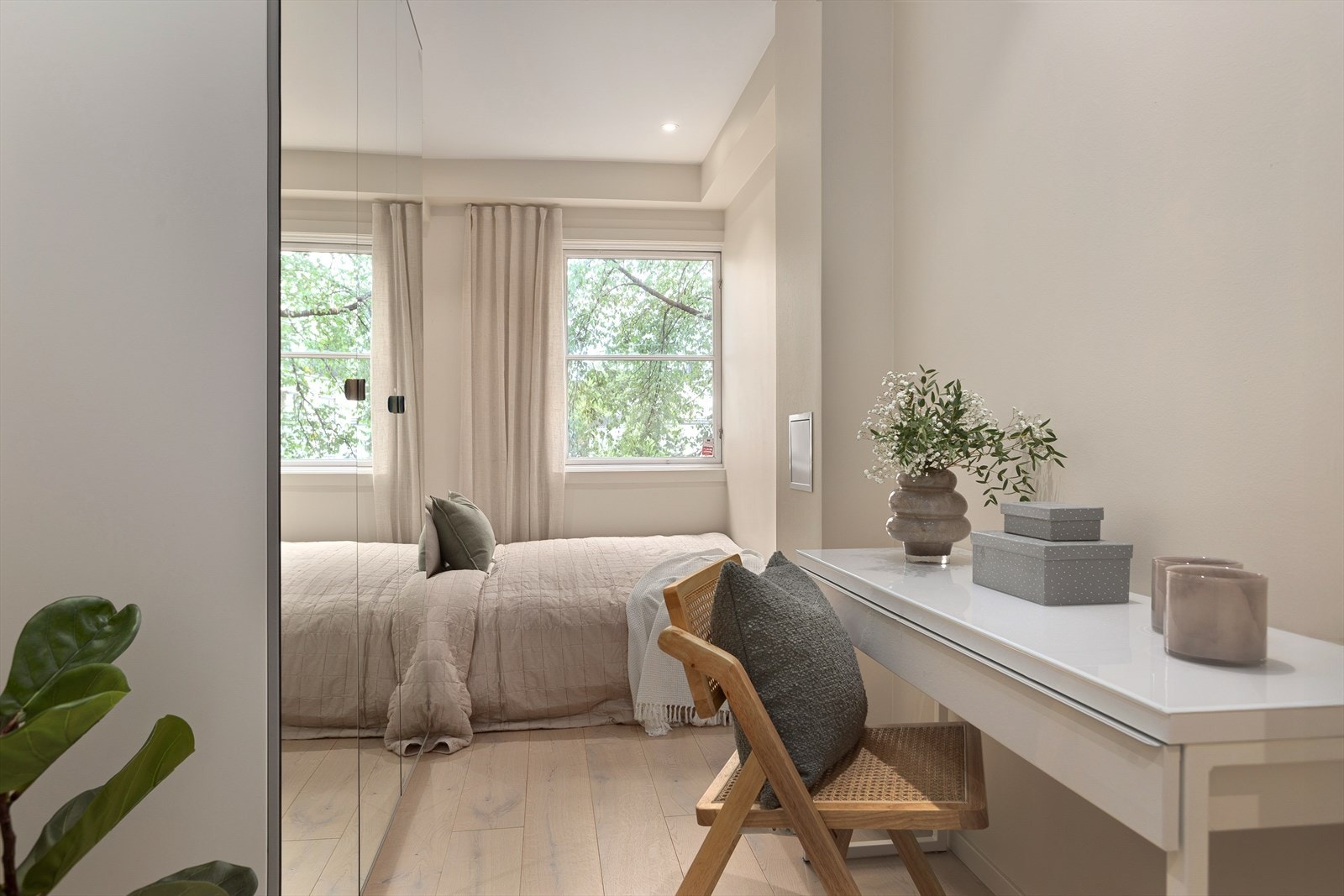 Soverom 2 er også av god størrelse og egner seg godt som barnerom, gjesterom eller kontor Galleribilde