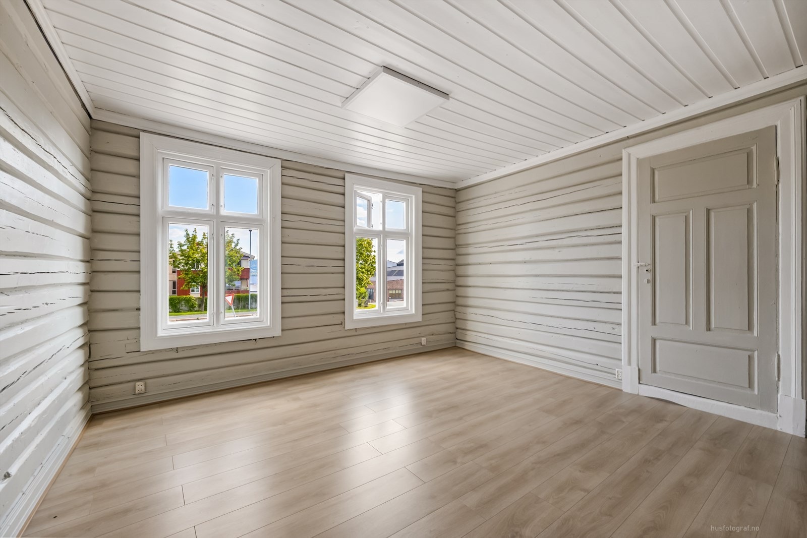 Stue/spisestue 1. etasje med utsikt. Galleribilde