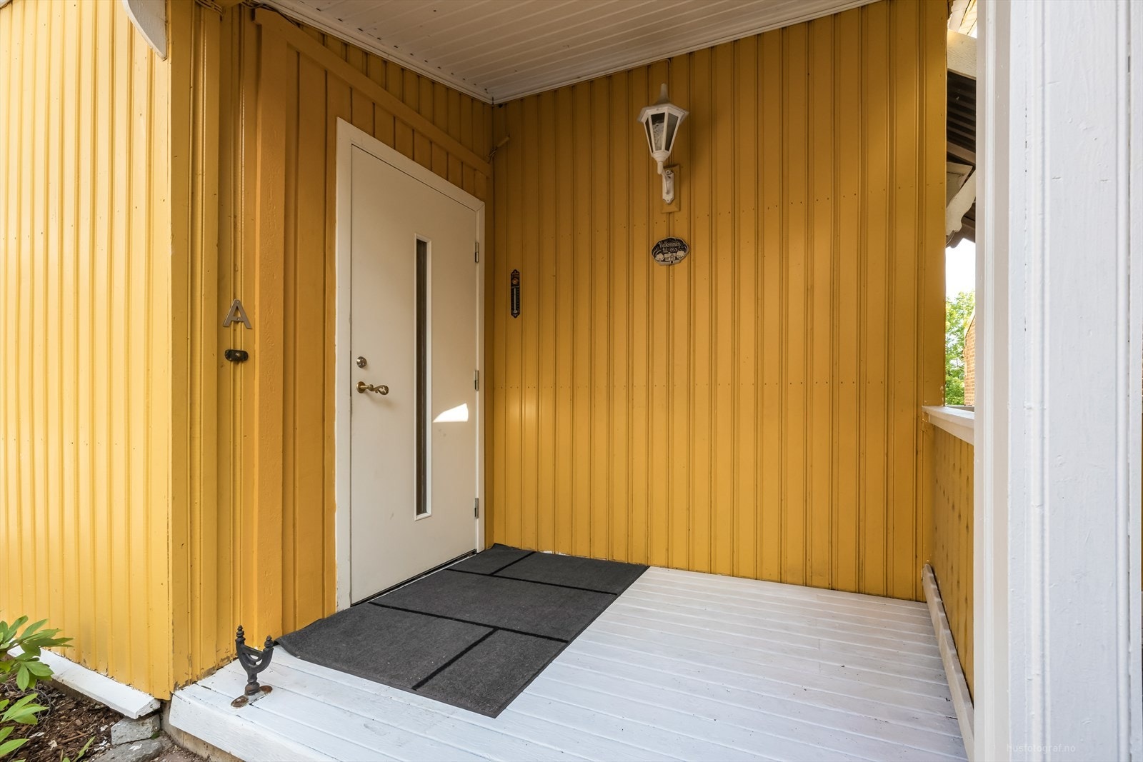 Egen inngang med overbygget inngangsparti. Galleribilde
