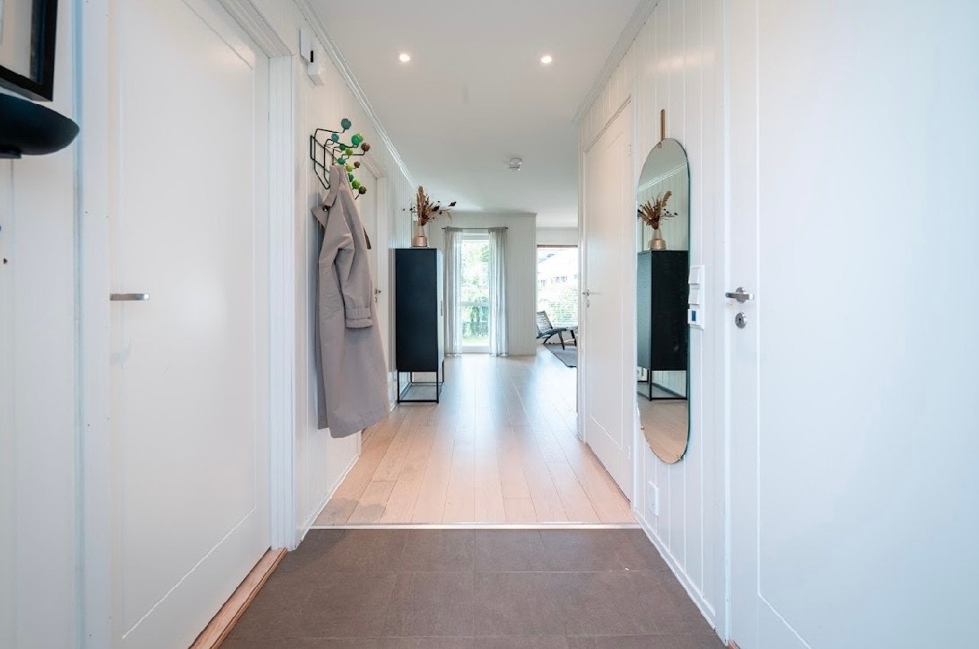 Gang og videre inn til stuen i 1.etg Galleribilde