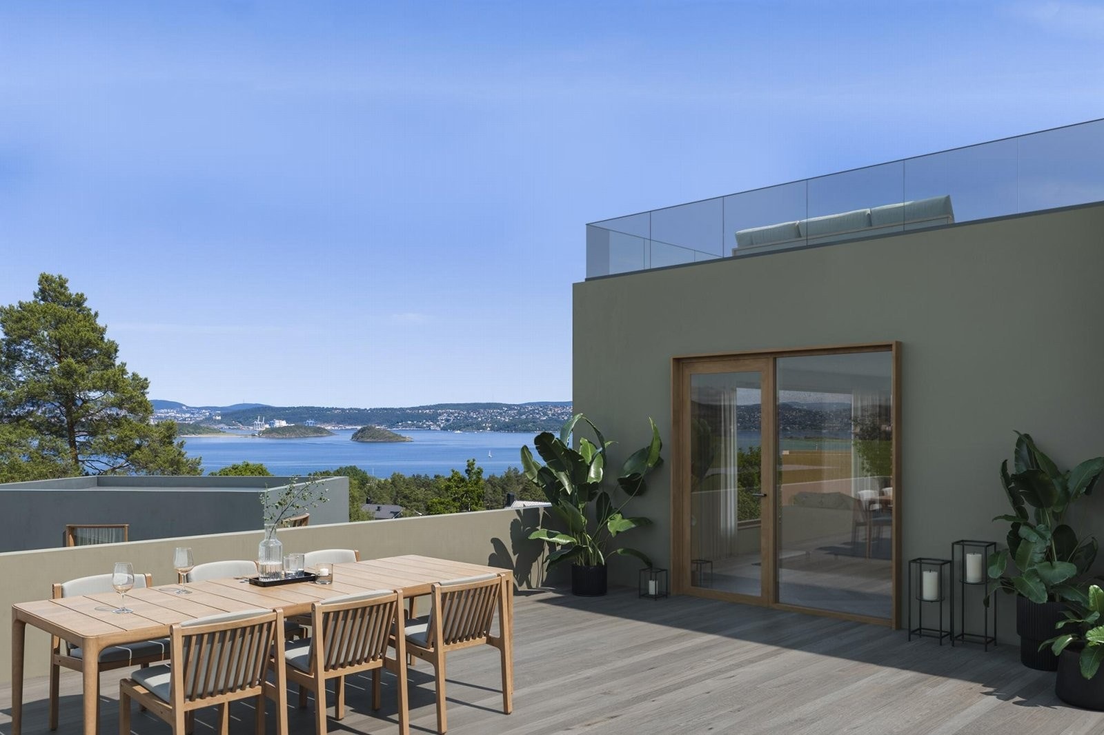 Her bor du solrikt og tilbaketrukket, samtidig som du har kort vei til sjøen, naturen og "alt" man måtte trenge i hverdagen. Galleribilde