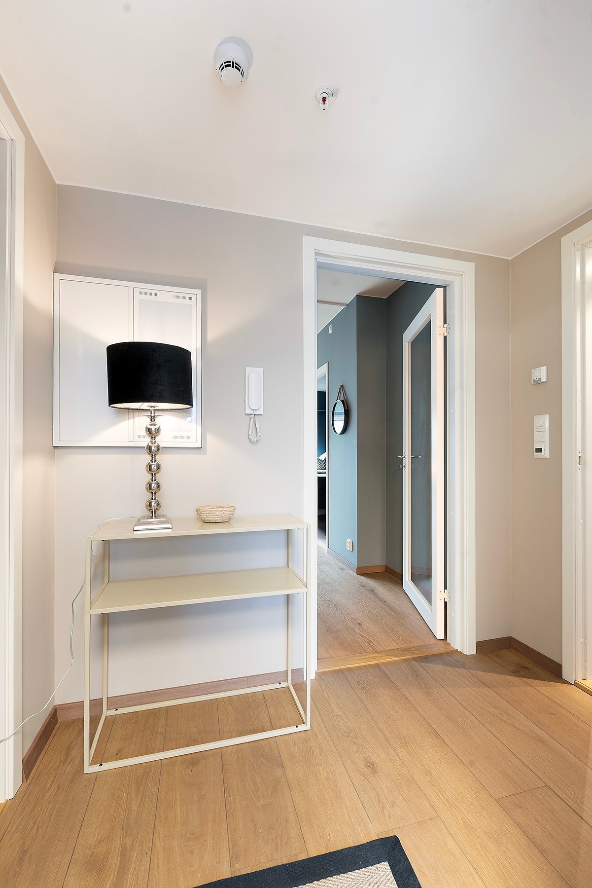 Leiligheten har ellers bra med lagringsplass i bod/teknisk rom og i en romslig, ekstern bod på ca. 5 kvm Galleribilde