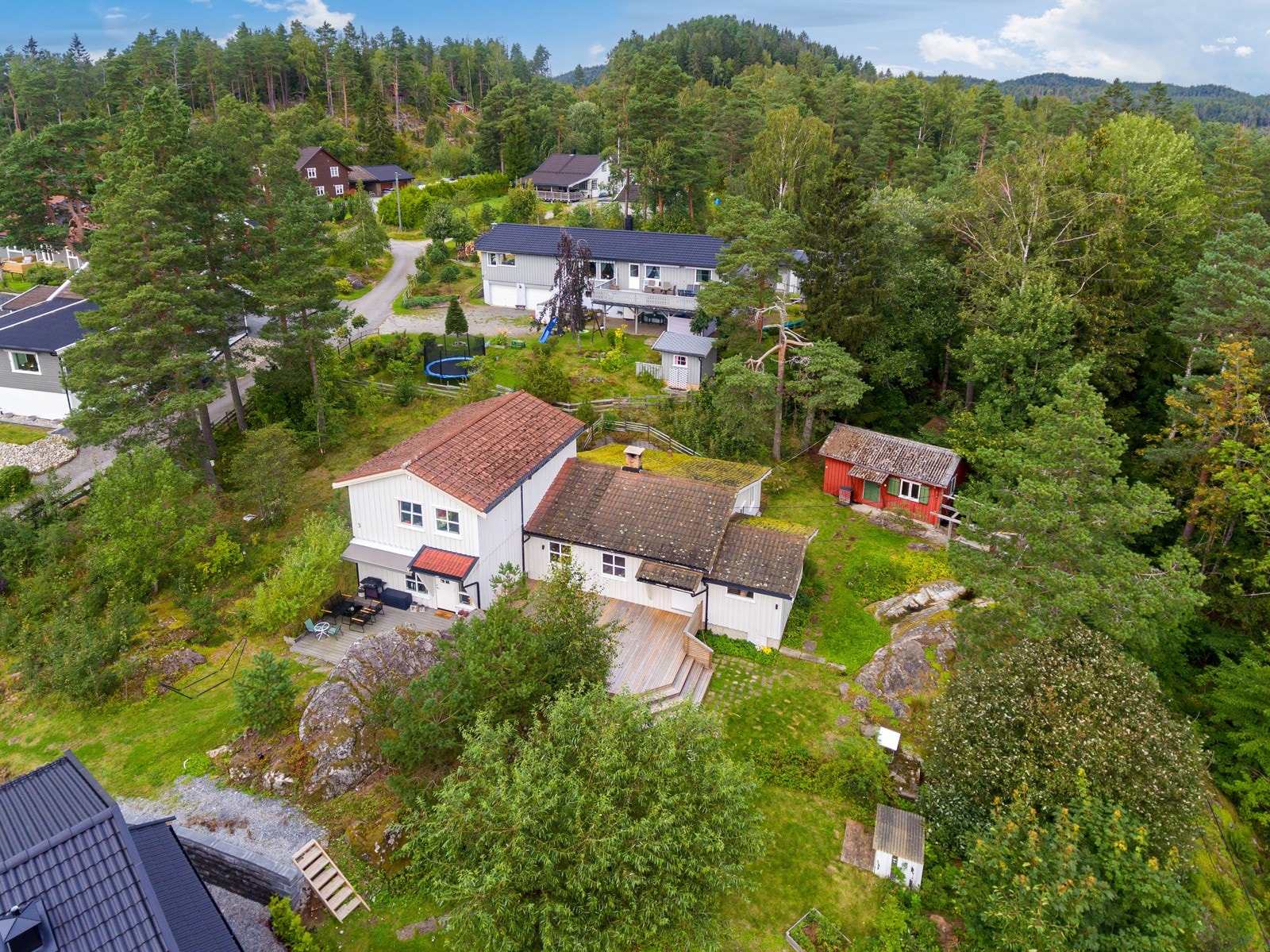 Velkommen til Nordbykroken 3 C. En sjarmerende og innholdsrik eiendom med Østmarka som nabo Galleribilde