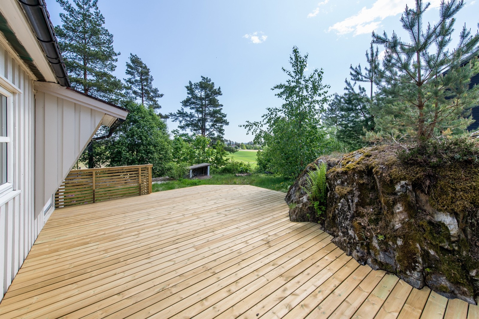 Ny terrasseplatting foran hybeldel Galleribilde