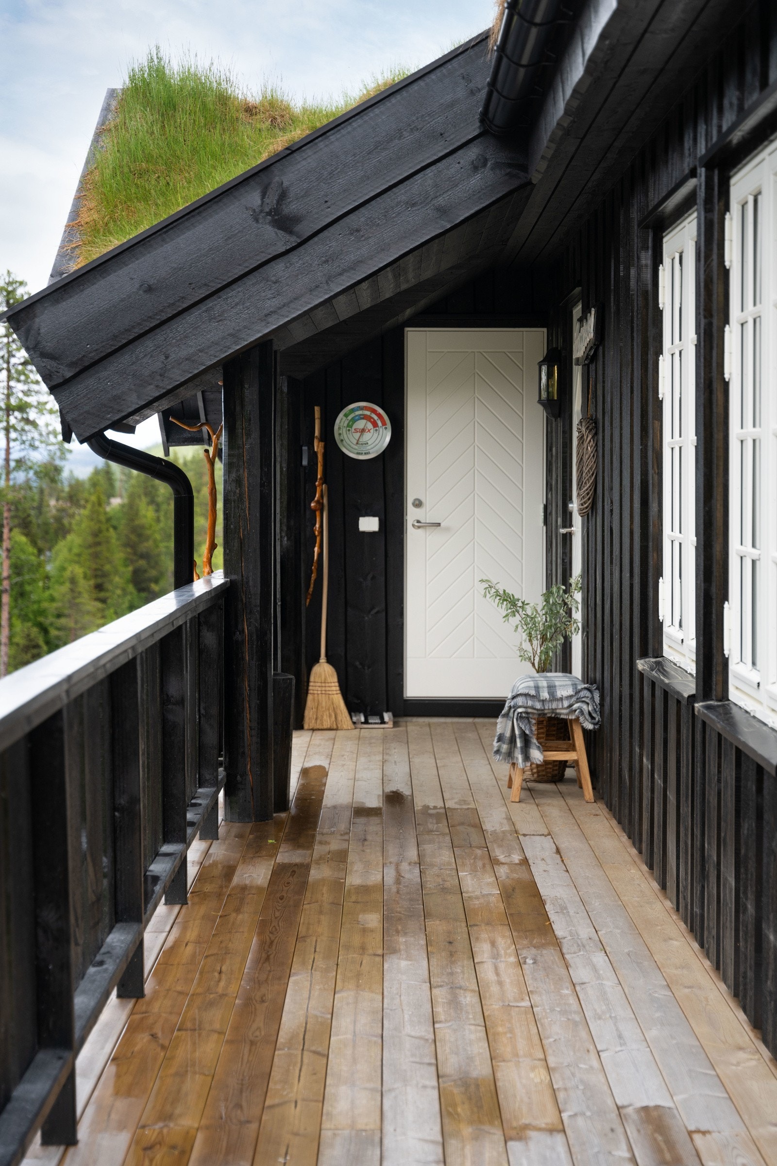 Utebod med inngang fra terrassen. Galleribilde