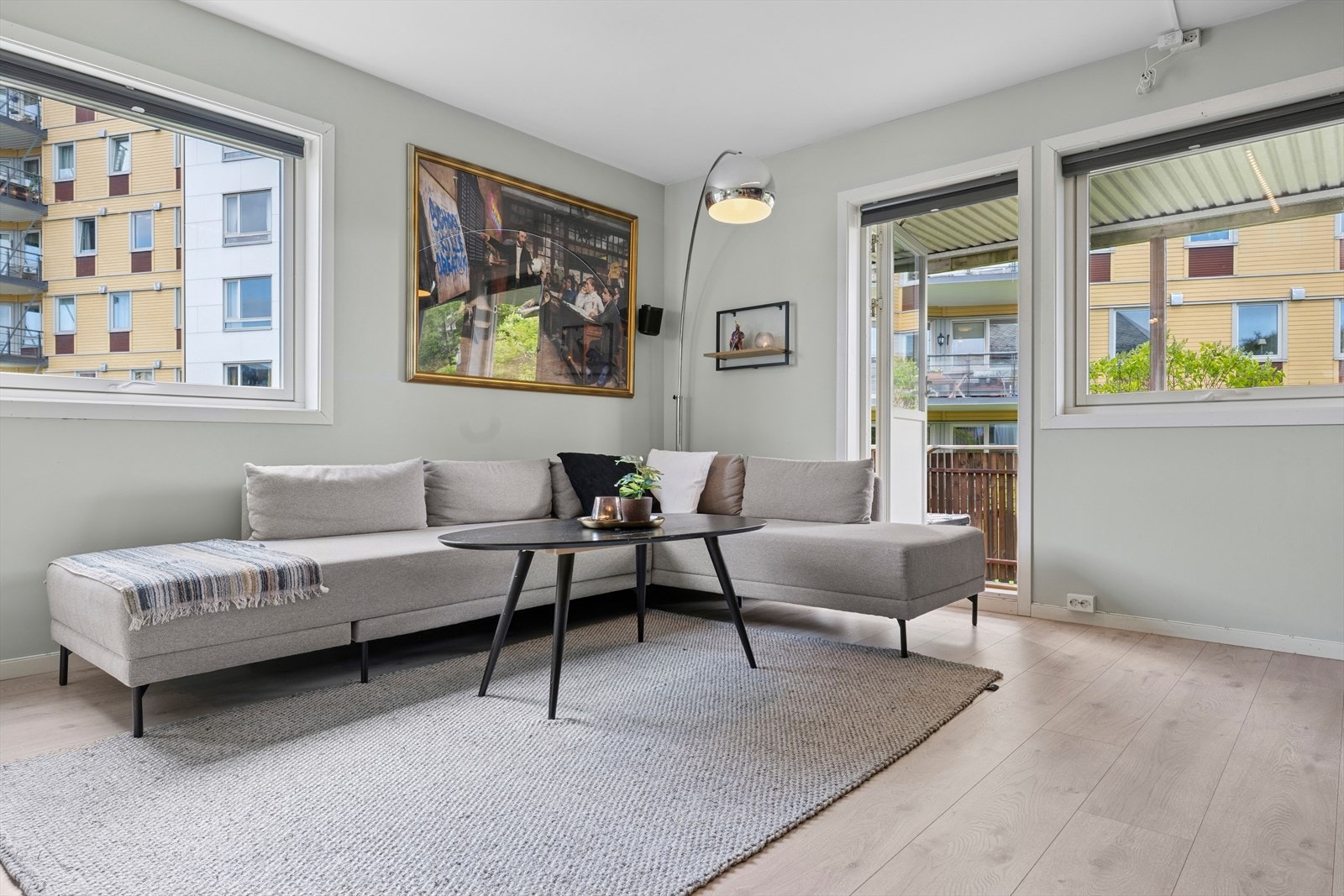 Sentrumsnær leilighet i Bodø, i første etasje, i boligbygg fra 1954. Galleribilde