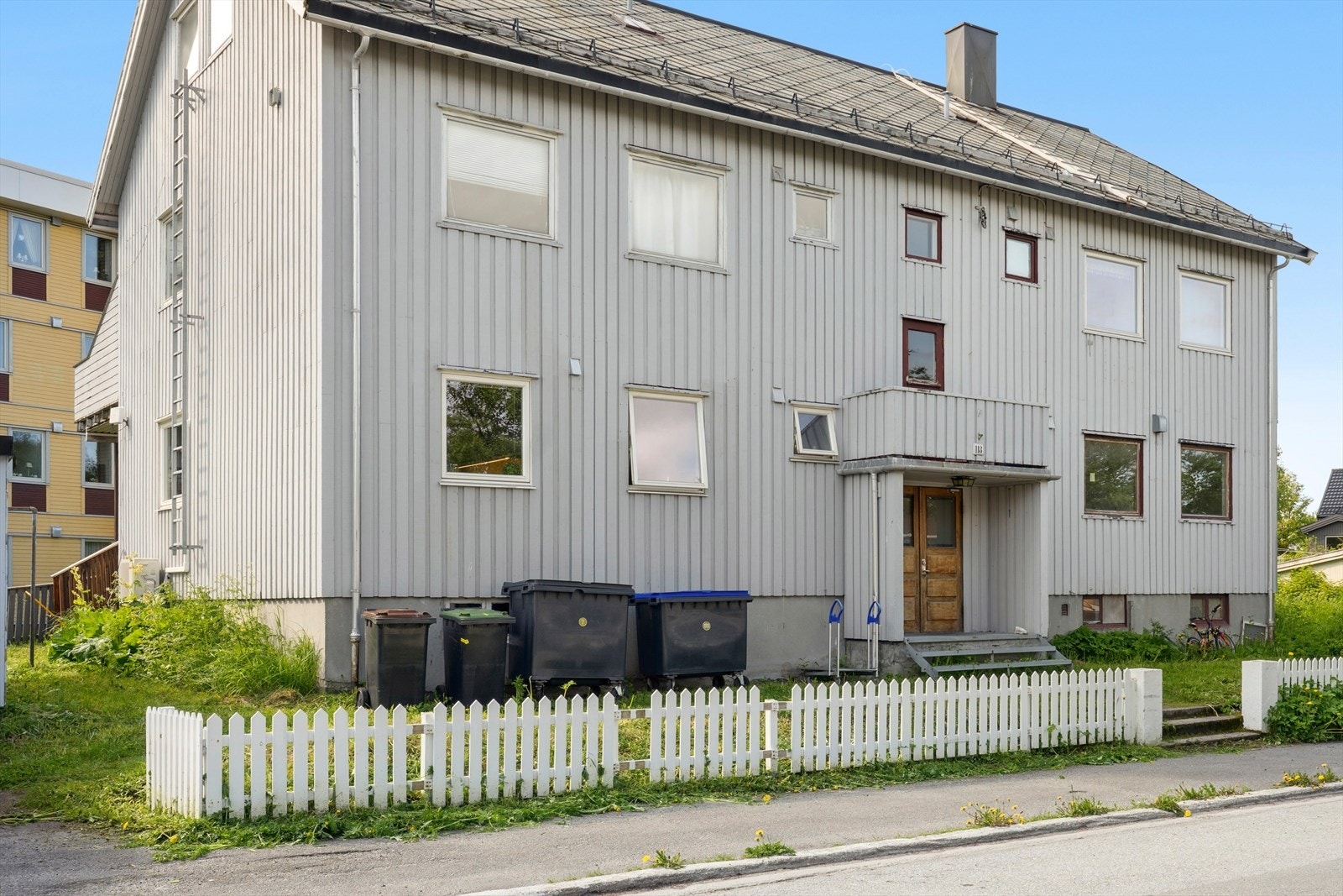 Leiligheten disponer to boder i byggets kjelleretasje. Galleribilde