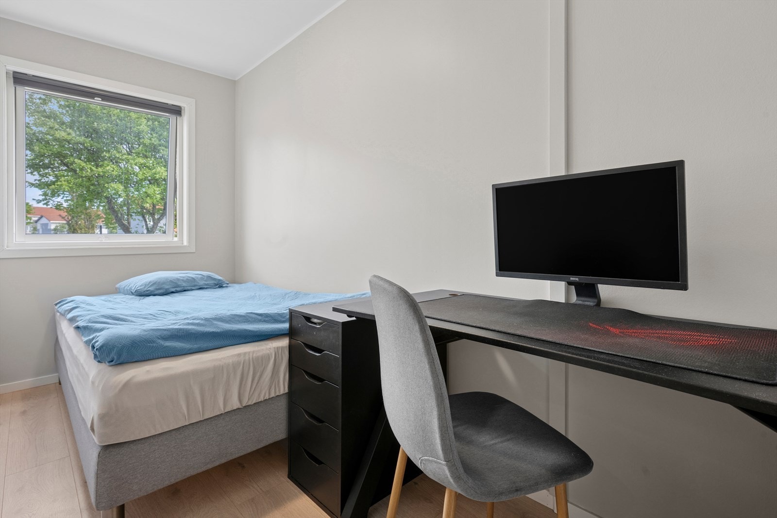 Soverom nr. 2 passer fint som barnerom, gjesterom eller kontor. Galleribilde