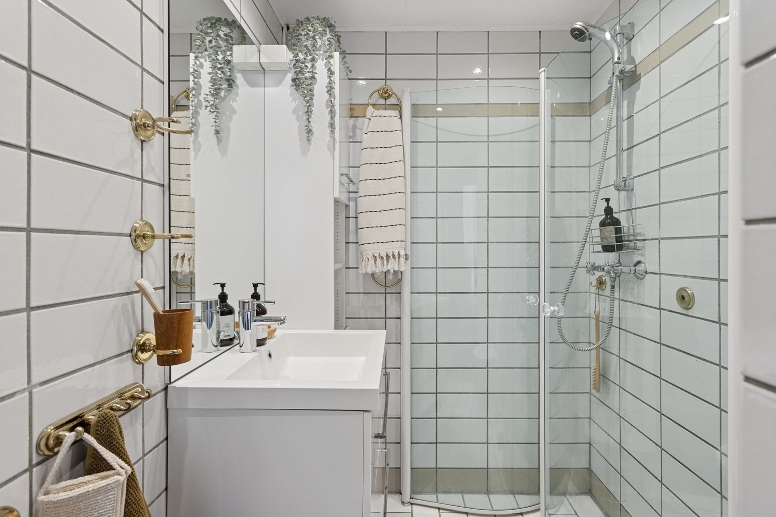Det er nylig blitt gjort rør oppgradering tilknyttet rørene til badet, utført i regi av styret (pro line metoden). Galleribilde