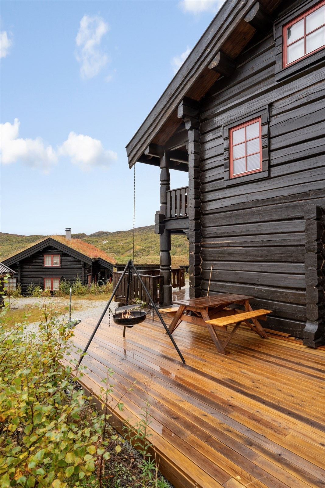 På enden mot sør er det en felles uteplass med gode solforhold Galleribilde