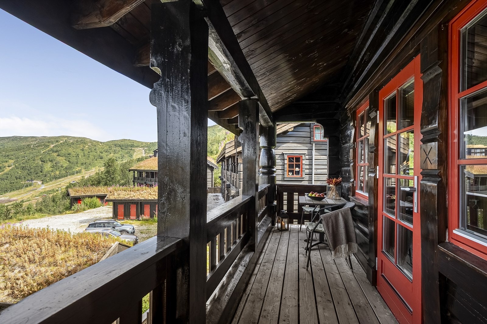 Vestvendt balkong med utgang fra stue Galleribilde