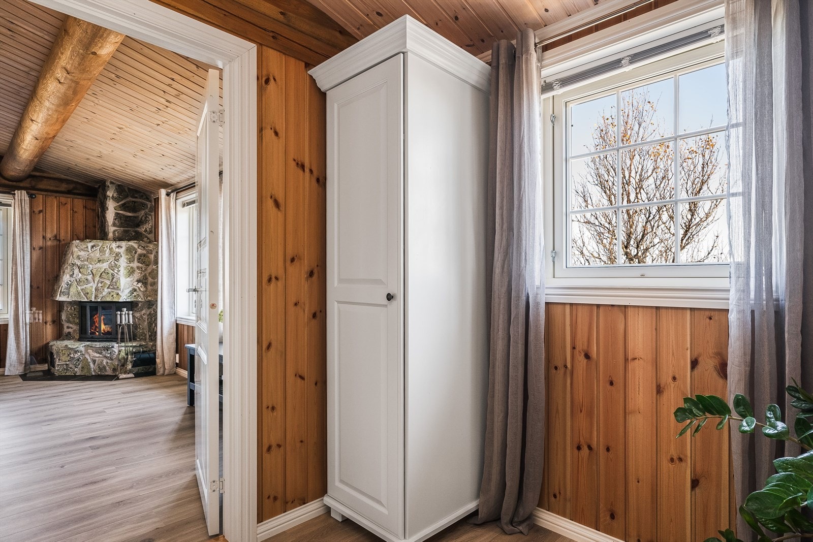 Soverom 4 har adkomst fra stuen. Galleribilde