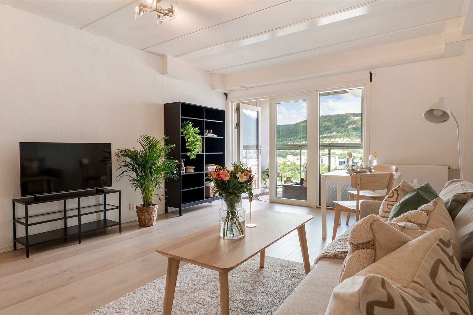 - Leiligheten ligger i 5 etasje og har BRA på totalt 45 m² - Galleribilde