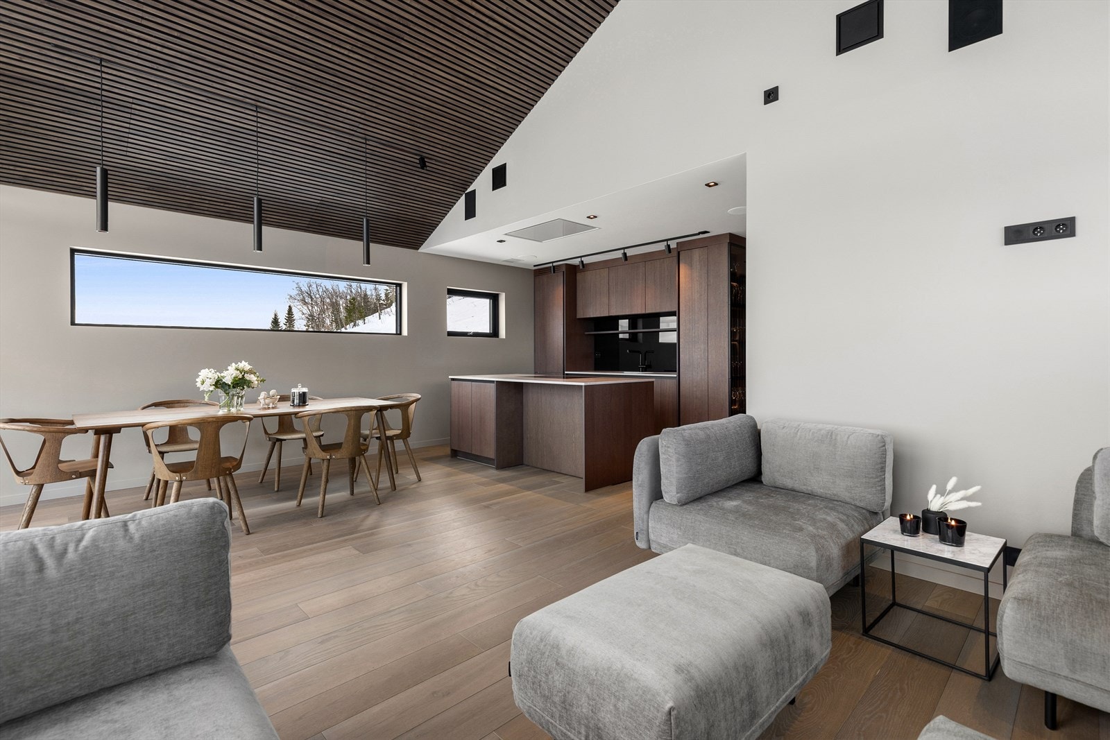 Åpen stue/kjøkkenløsning. Galleribilde