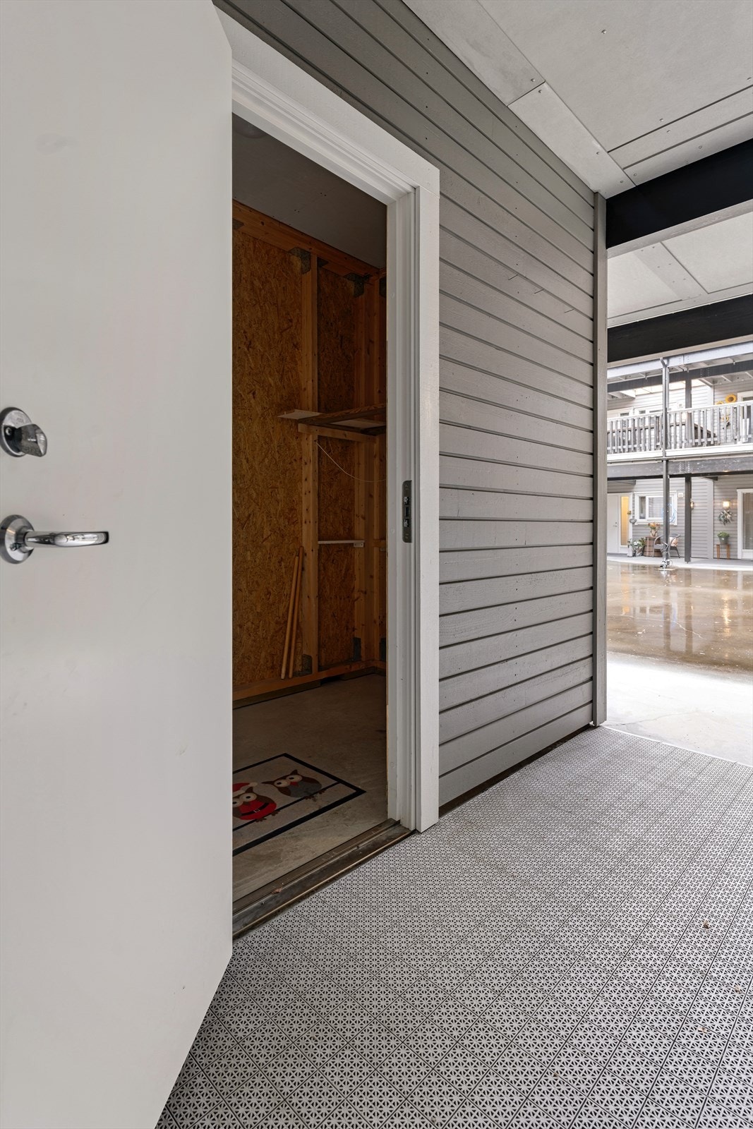 Flott med mulighet for oppbevaring så nært leiligheten. Galleribilde