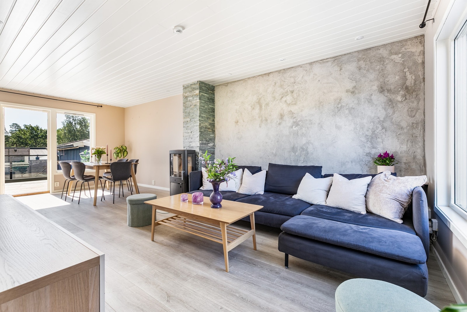 Siden 2016 er oppussing utført i samtlige rom. Overflater er skiftet ut eller fornyet. Galleribilde