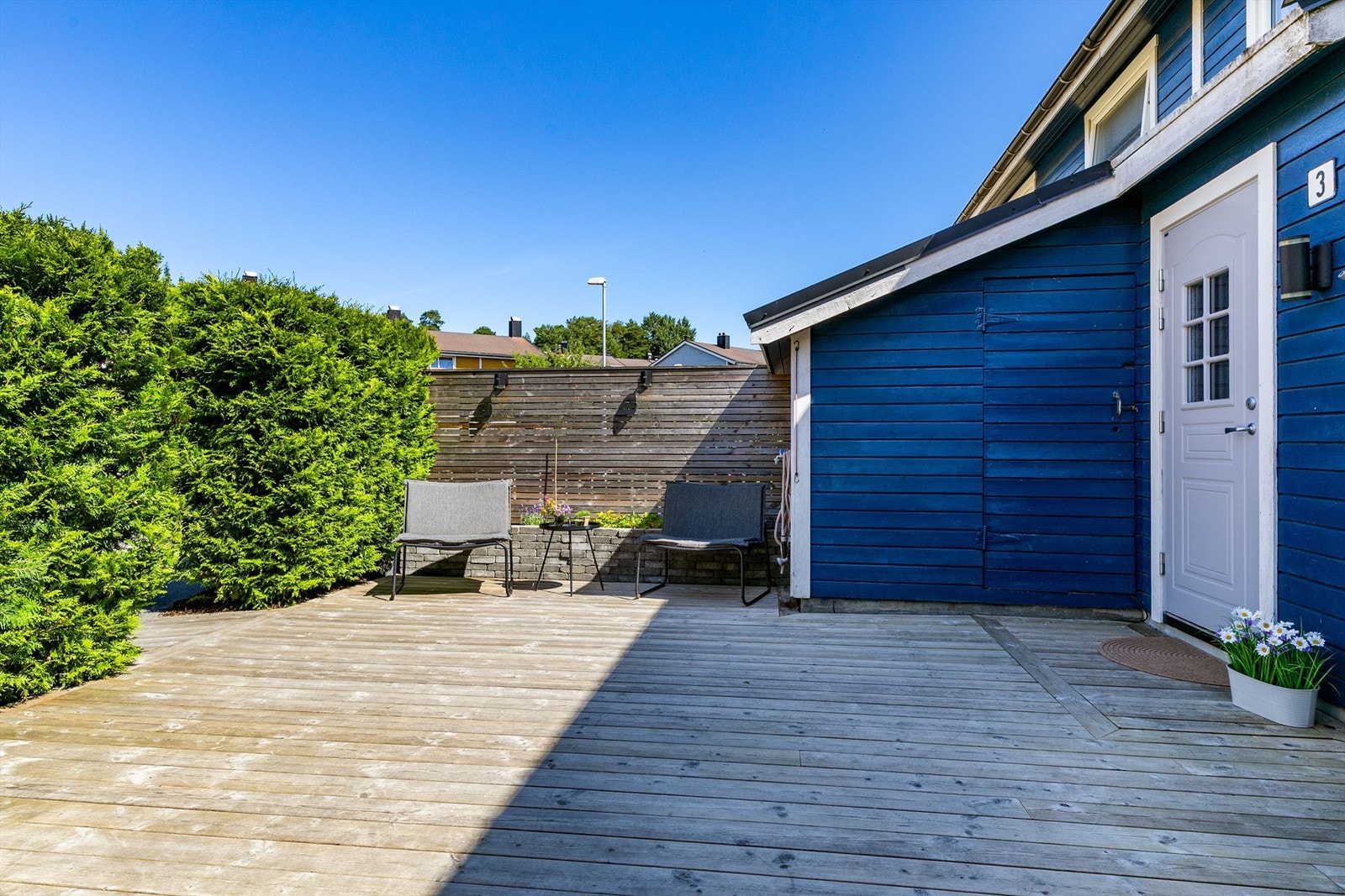 Ny utekran ble installert foran inngangspartiet i 2023. Galleribilde