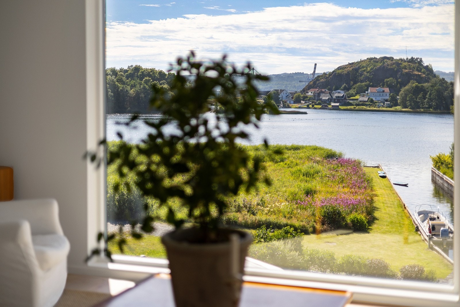 Utsikten fra stuen oppe bør oppleves Galleribilde