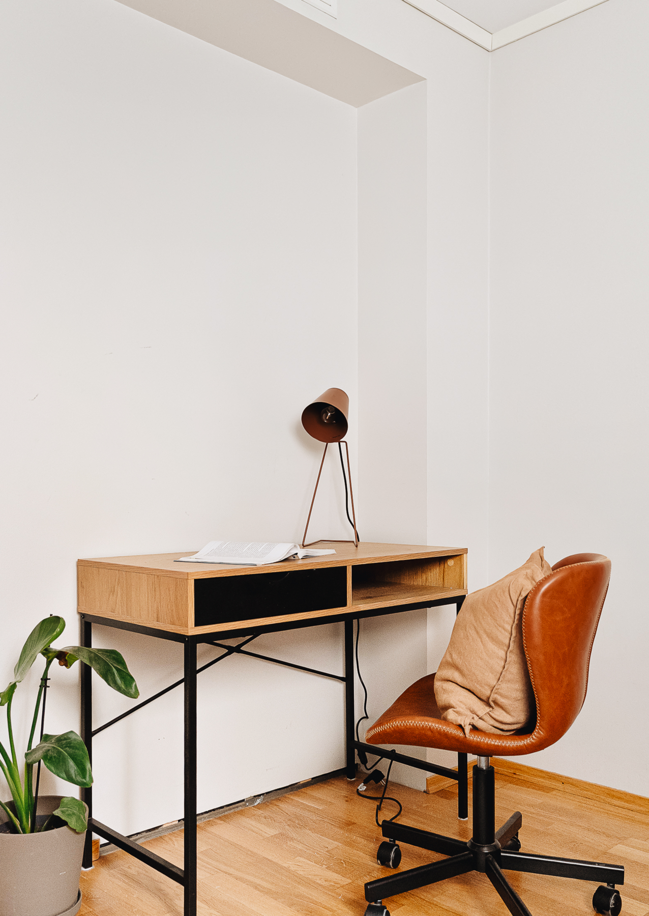 I likhet med det andre soverommet, er det god plass til seng, nattbord og annet passende møblement Galleribilde