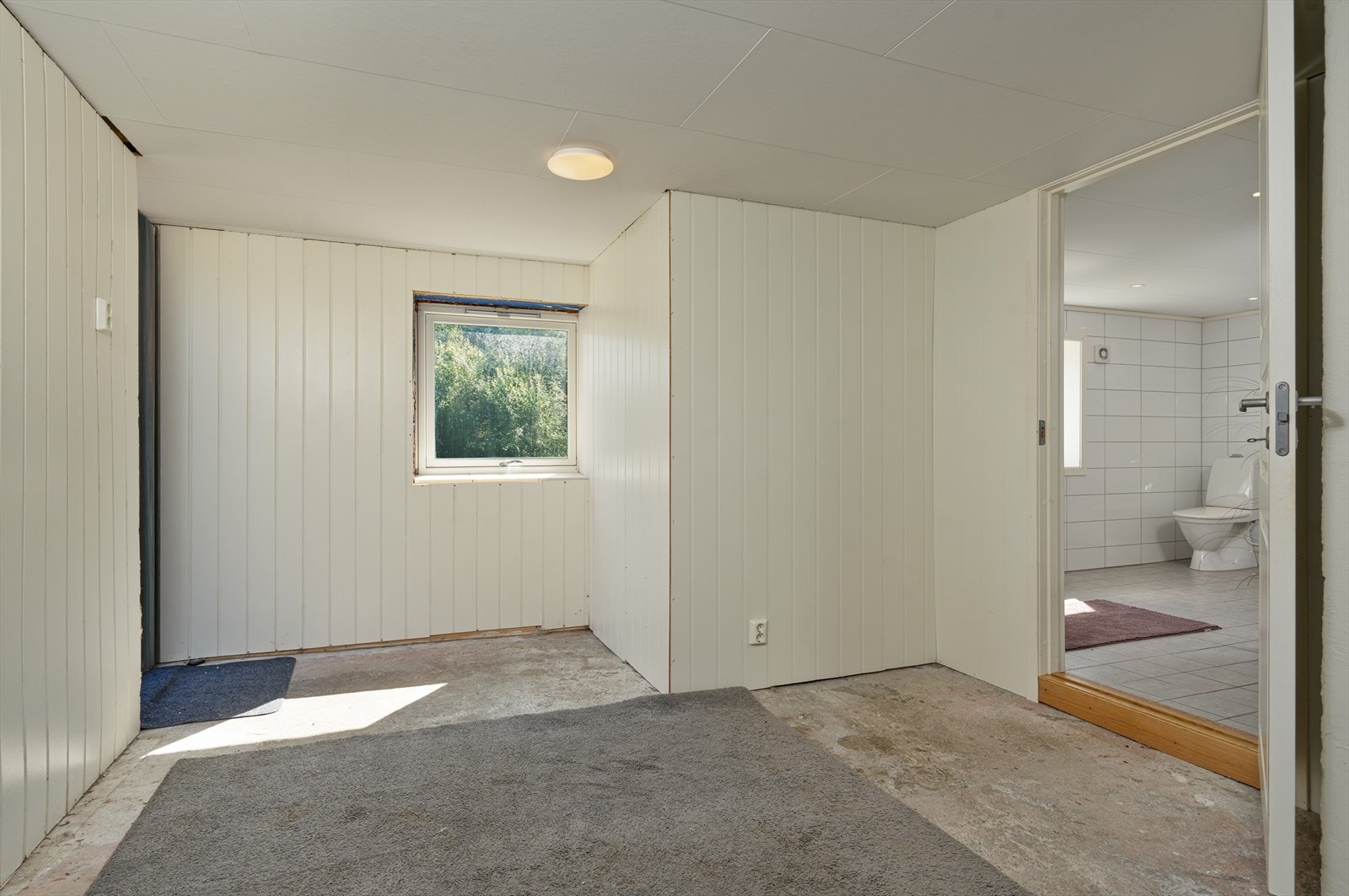 Badet er plassert i kjeller. Galleribilde