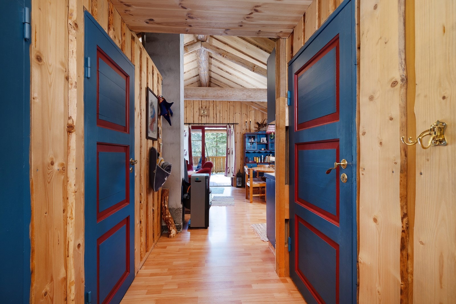 Det er også installert et enkelt 12-volts anlegg i hytta. Galleribilde