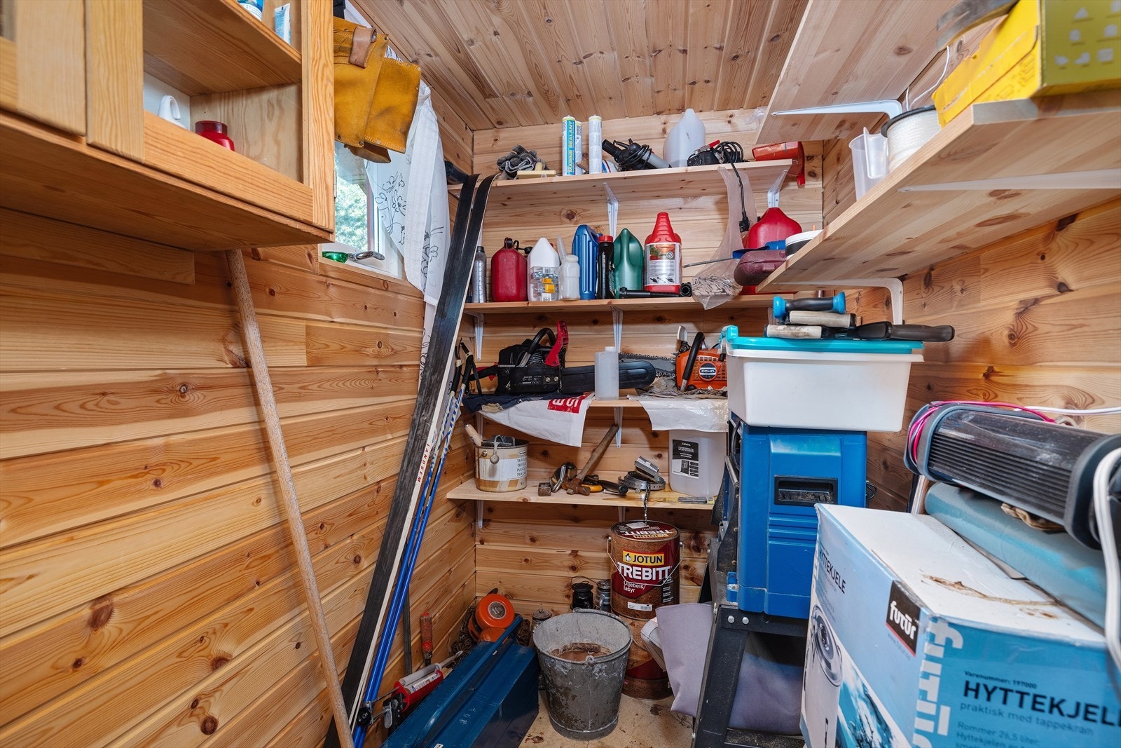 En praktisk bod sikrer ekstra lagringsplass. Galleribilde