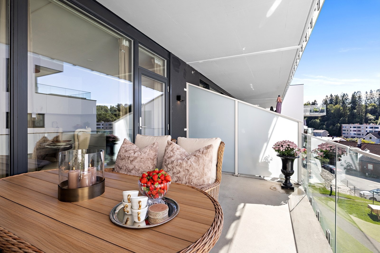 Lettvint å bo, her kan man nyte når det er andre som vasker fellesarealer og steller uteområdene Galleribilde