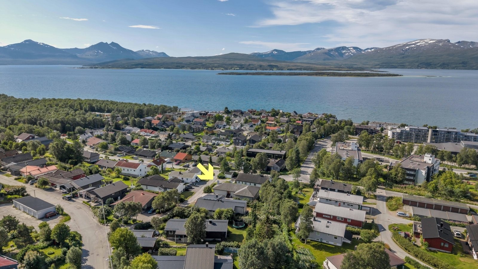 Det er korte avstander til en rekke av tilbudene og fasilitetene du nytter i hverdagen da du finner Fagereng Skole, flere barnehager og flotte rekreasjonsområder like ved Galleribilde