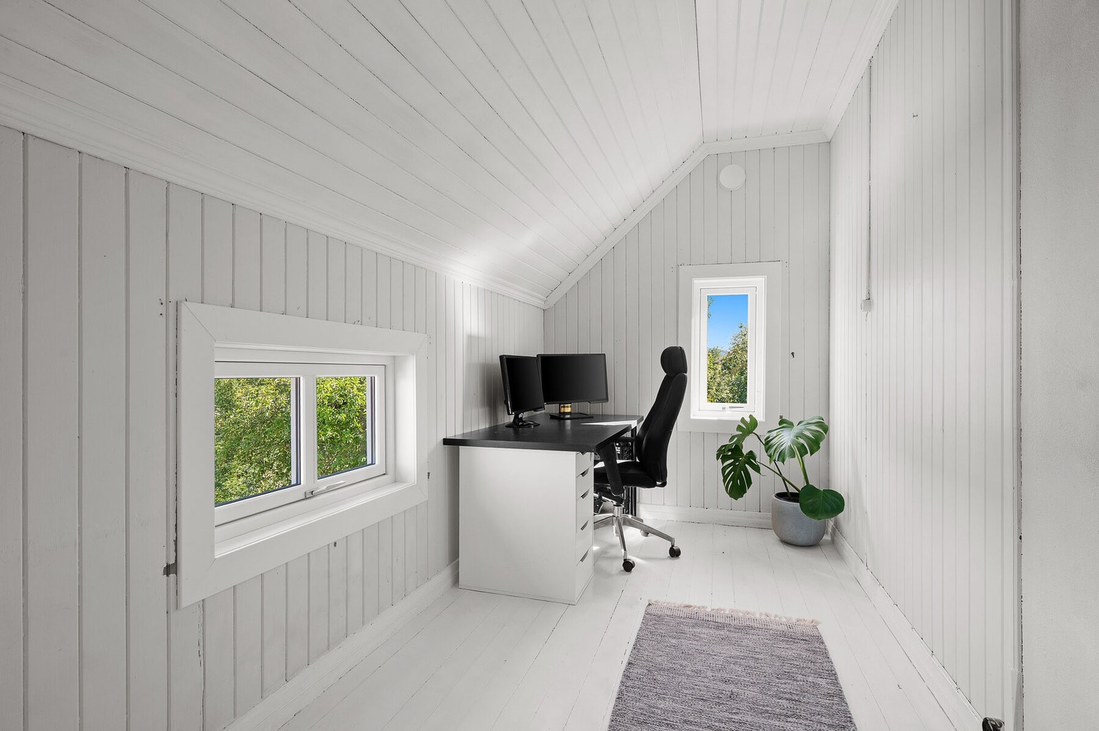 Soverom 3 kan også benyttes som hjemmekontor/gjesterom. Det er et tilsvarende rom i andre enden av huset som i dag er uinnredet. Galleribilde