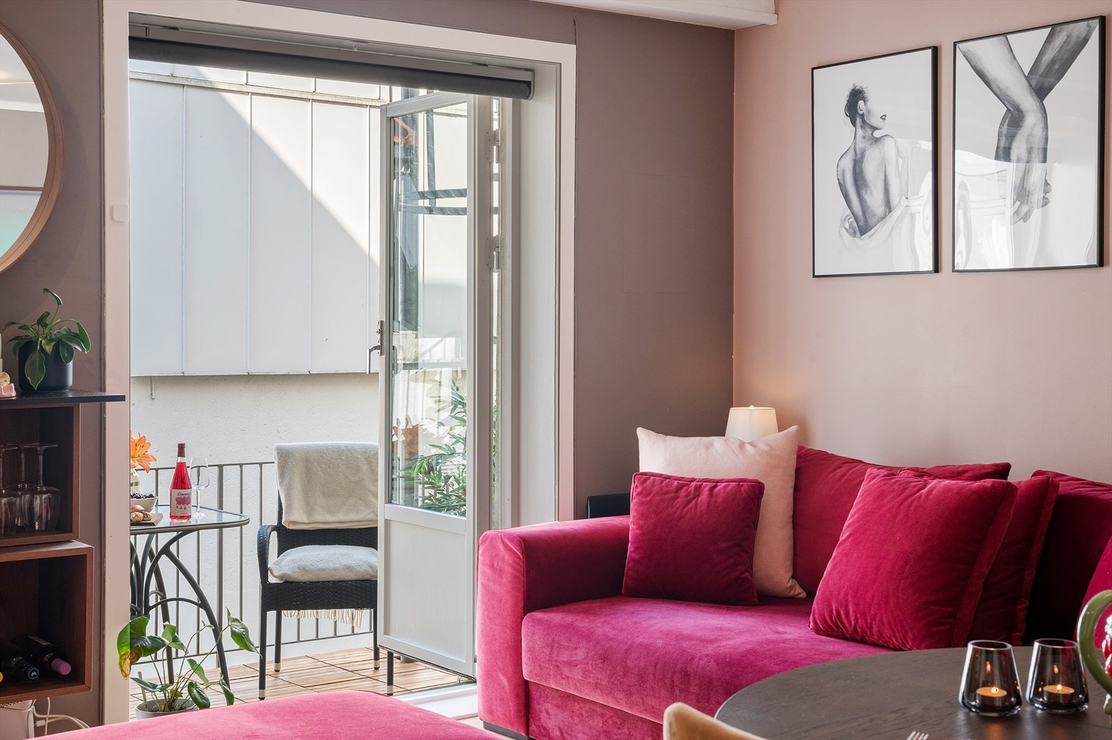 Fra stuen har man adkomst til en vestvendt balkong med gode solforhold. Galleribilde